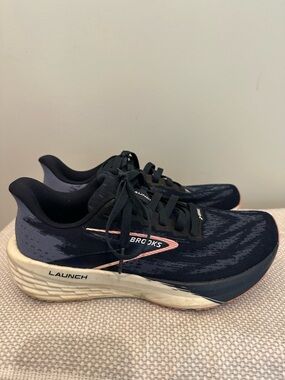 Brooks Women’s 8 M Launch 11 Road Running Shoes Peacoat/Blue/Peach Jogging Comfy